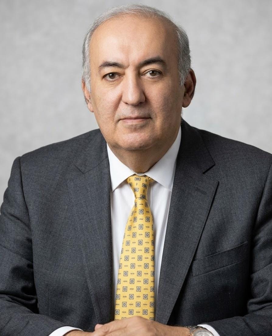 أستاذ دكتور/ وائل قرطام